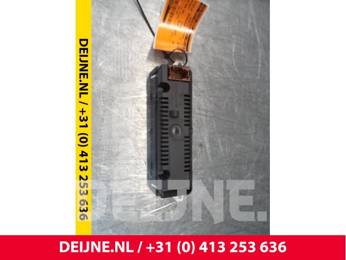 Gebruikte Display Interieur Peugeot Partner Prijs € 36,30 Inclusief btw aangeboden door van Deijne Onderdelen Uden B.V.