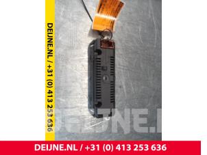 Gebruikte Display Interieur Peugeot Partner Prijs € 36,30 Inclusief btw aangeboden door van Deijne Onderdelen Uden B.V.