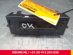 Gebruikte Display Interieur Renault Clio Prijs € 10,00 Margeregeling aangeboden door van Deijne Onderdelen Uden B.V.