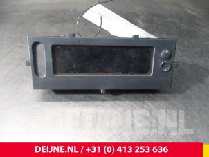 Gebruikte Display Interieur Renault Kangoo Prijs € 14,52 Inclusief btw aangeboden door van Deijne Onderdelen Uden B.V.