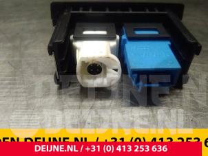Mercedes Vito AUX / USB connection O48388 photo 2