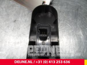 Opel Tigra Elektrisch Raam Schakelaar O48476 foto 3