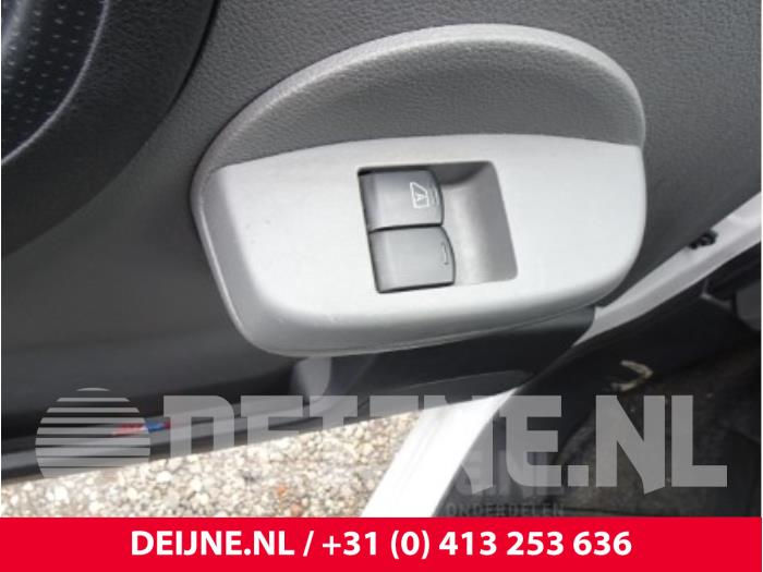 Nissan NV200 Elektrisches Fenster Schalter O48553