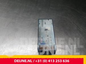 Nissan NV200 Elektrisch Raam Schakelaar O48553 foto 3