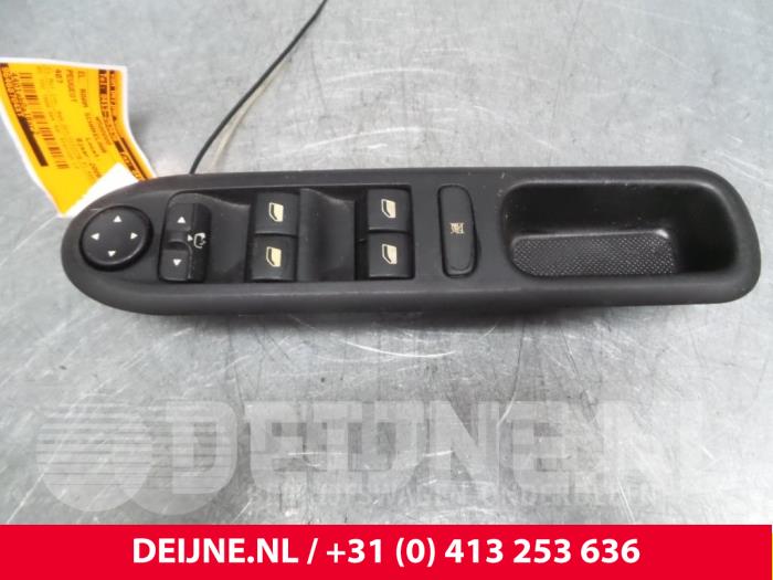 Peugeot 407 Electric window switch O48592