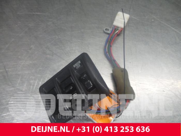 Toyota Hiace Kombischalter Fenster O48673