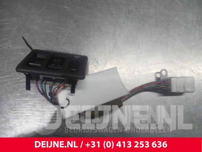 Toyota Hiace Kombischalter Fenster O48674
