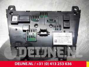 Ford Transit Custom Radiobedienfeld O48696 foto 2