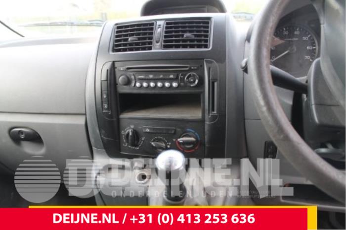 Citroen Jumpy Radio O49010