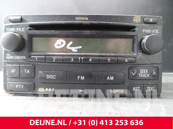 Toyota Hiace Radio O49069
