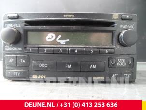 Gebruikte Radio Toyota HiAce II 2.5 D4-D 90 Prijs € 912,34 Inclusief btw aangeboden door van Deijne Onderdelen Uden B.V.