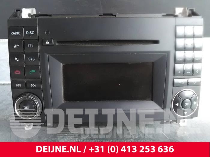 Mercedes Sprinter Radio CD Speler O49073
