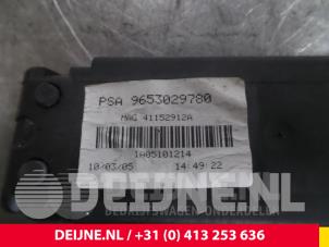 Peugeot 407 Navigation system O49135 photo 2
