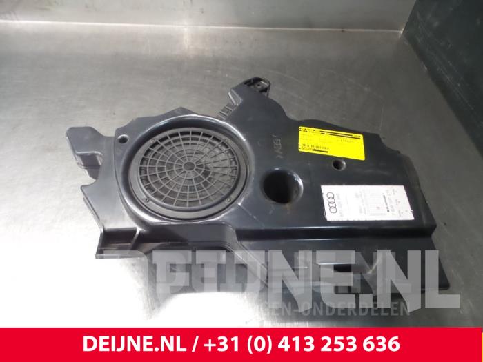 Volkswagen Passat Subwoofer O49146