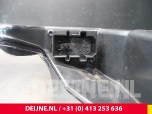 Volkswagen Passat Subwoofer O49146 photo 3