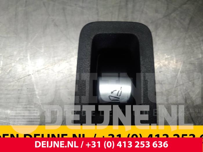 Mercedes C-Klasse Stoelverstellings Schakelaar O49228
