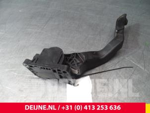 Peugeot 307 Gaspedaal O49505 foto 2
