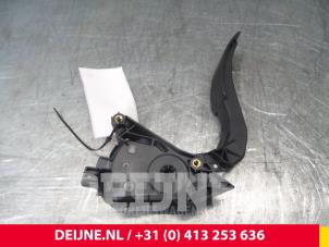 Renault Clio Accelerator pedal O49532 photo 2