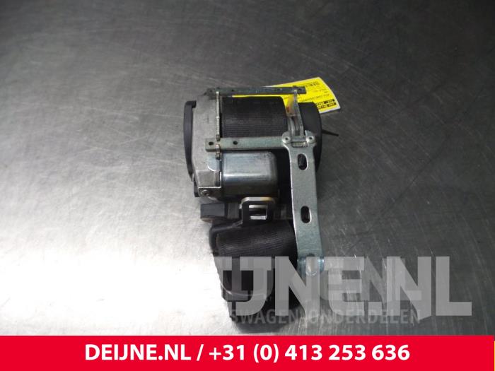 Volkswagen Polo Front seatbelt, right O49930