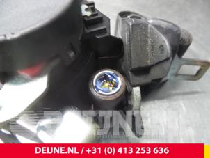 Volkswagen Polo Sicherheitsgurt rechts vorne O49930 foto 3