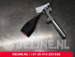 Opel Vivaro Sicherheitsgurt Schließe Mitte vorne O50124 foto 3