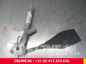 Opel Vivaro Sicherheitsgurt Schließe Mitte vorne O50125 foto 2