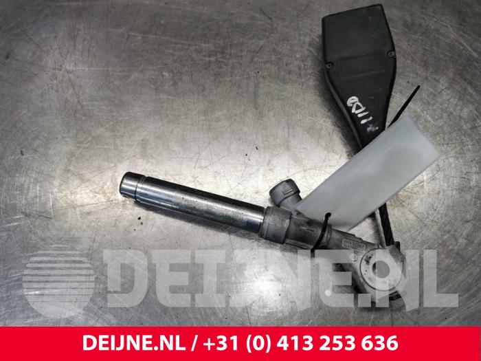 Nissan Primastar Sicherheitsgurt Schließe Mitte vorne O50127