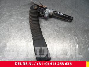 Peugeot Boxer Sicherheitsgurt Schließe Mitte vorne O50131 foto 2