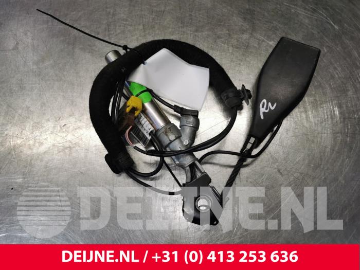 Nissan Primastar Sicherheitsgurt Schließe rechts vorne O50145