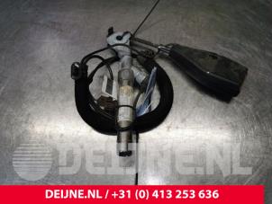Nissan Primastar Sicherheitsgurt Schließe rechts vorne O50145 foto 2