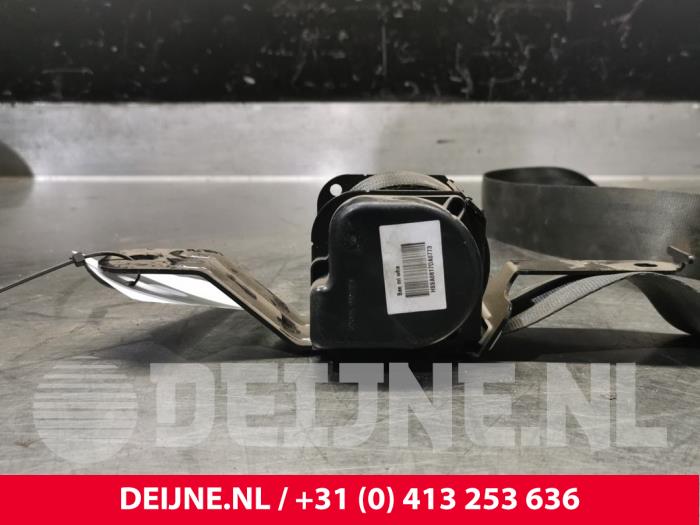 Hyundai H300 Gordelspanner links achter O50189