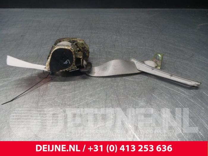Mercedes C-Klasse Rear seatbelt, left O50214