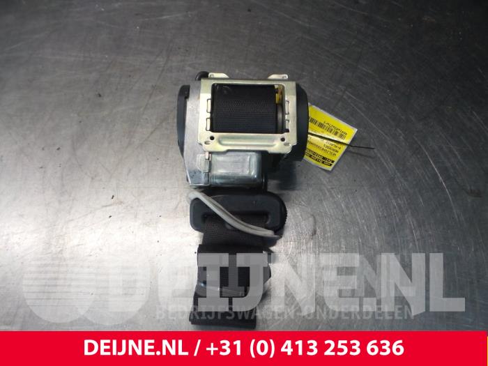 Mercedes B-Klasse Rear seatbelt, left O50215