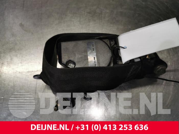 Nissan Vanette Rear seatbelt, right O50286