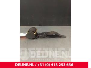 Peugeot 206 Rear seatbelt, right O50296 photo 2