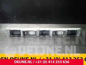 Volkswagen Transporter Innenbeleuchtung hinten O50317 foto 2
