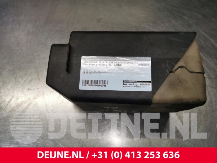 Mercedes E-Klasse Vacuumpomp Elektrisch Deurvergrendeling O50358