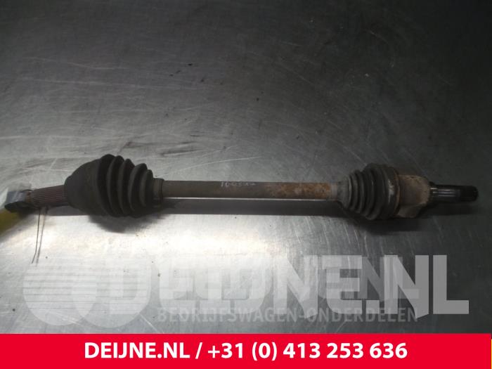 Aandrijfas links-voor van een Ford Transit 2005