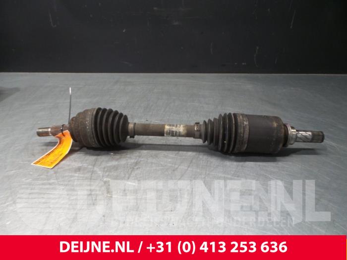 Gebruikte Steekas links-voor Nissan Kubistar Prijs € 48,40 Inclusief btw aangeboden door van Deijne Onderdelen Uden B.V.