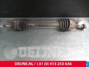 Gebruikte Aandrijfas links-voor Peugeot Boxer (U9) 2.2 HDi 100 Euro 4 Prijs € 121,00 Inclusief btw aangeboden door van Deijne Onderdelen Uden B.V.