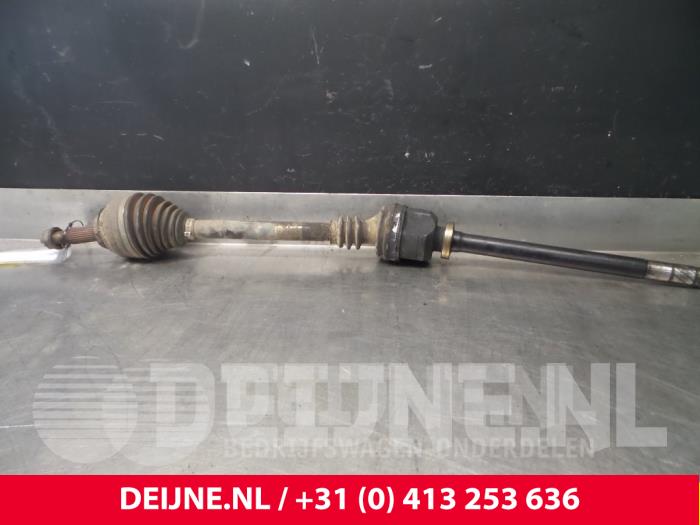 Opel Vivaro Aandrijfas rechts-voor O51054
