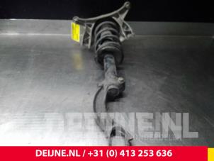 Audi A4 Stoßdämpferstrebe links vorne O51472 foto 2