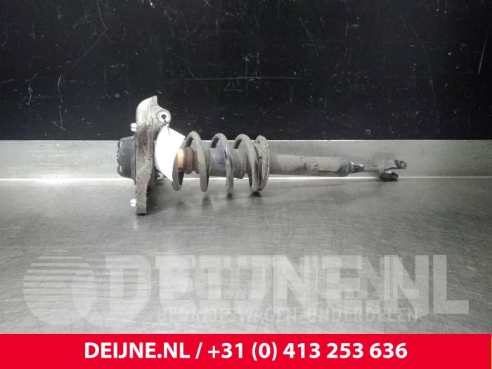 Audi A4 Stoßdämpferstrebe links vorne O51478