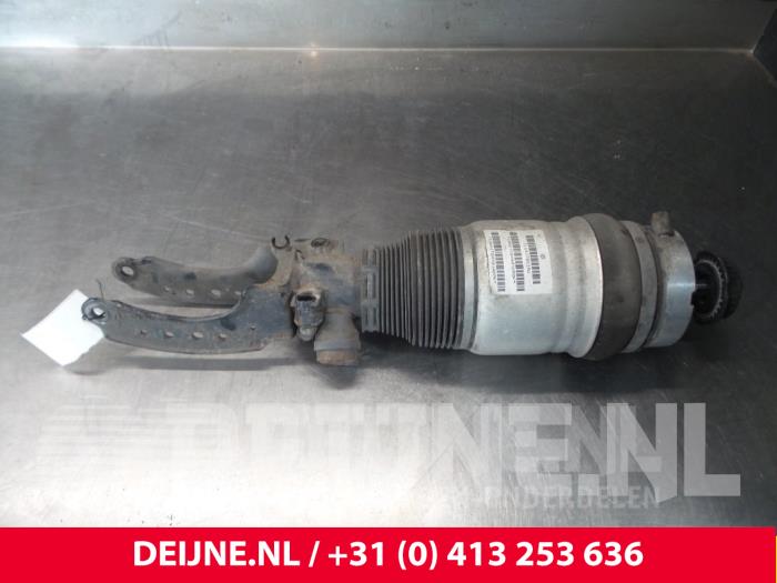 Volkswagen Touareg Front shock absorber rod, left O51529