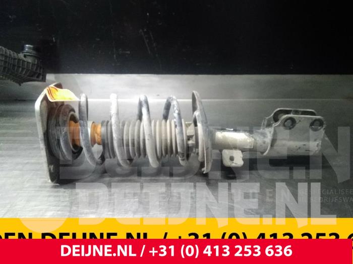 Peugeot Expert Stoßdämpferstrebe links vorne O51630