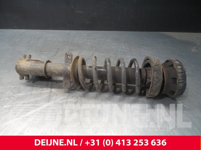 Renault Trafic Schokdemperpoot links-voor O51637
