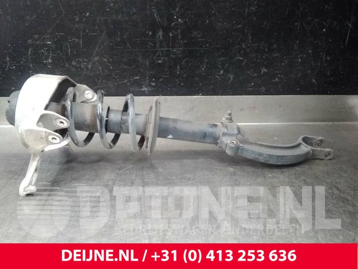 Audi A4 Stoßdämpferstrebe rechts vorne O51654