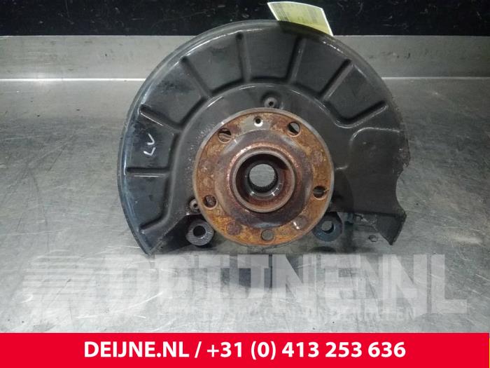 Audi Q3 Fusee links-voor O51960