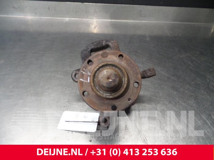 Mercedes Sprinter Fusee links-voor O51986