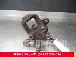 Mercedes Sprinter Achsschenkel links vorne O51986 foto 2
